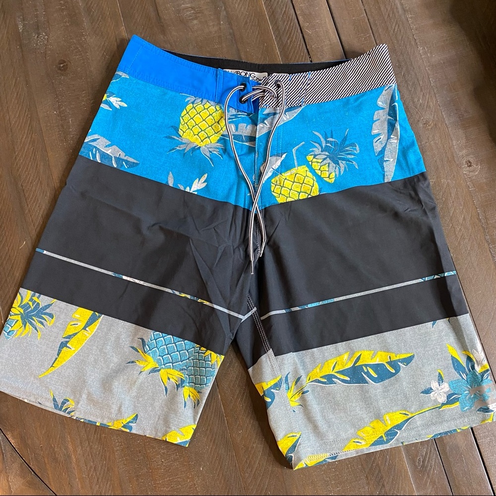 Billabong Platinum Performance Stretch Pineapple Boardshorts Size 29